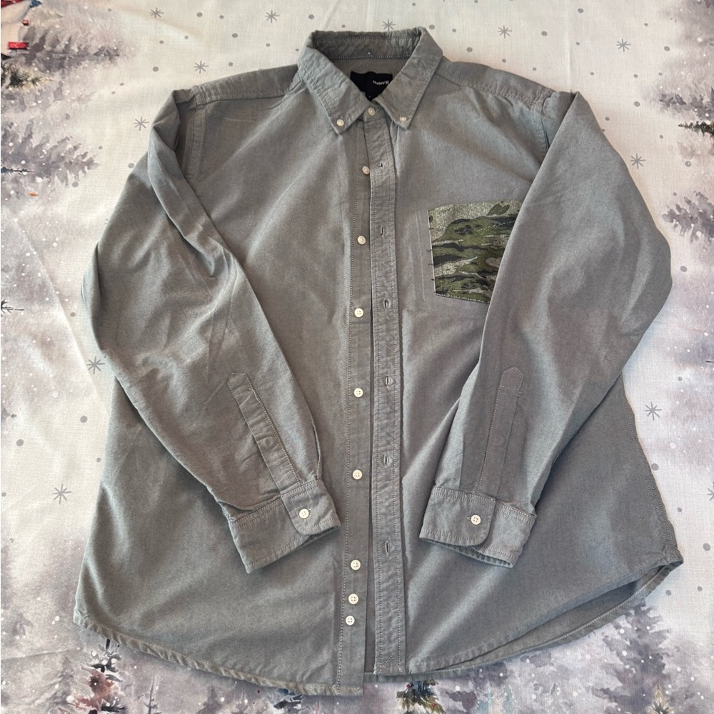 Hurley Size XL Gray/Camo Button Down Long Sl Shirt